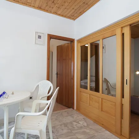 Ante Apartment *