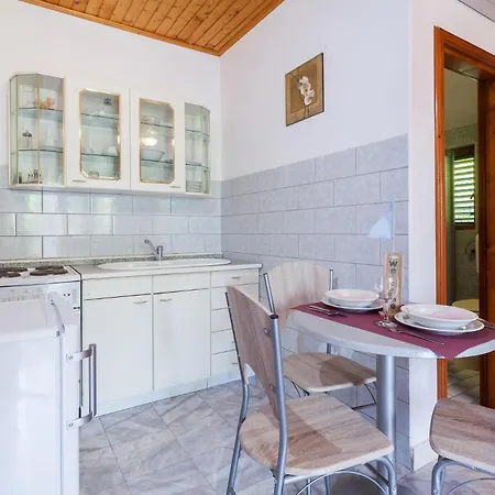 Apartment Ante *